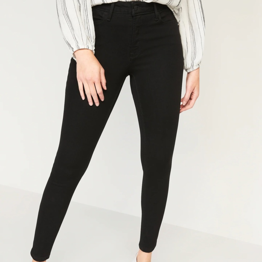 Old Navy High Rise Rockstar Super Skinny Jeans - Black size 10 GREAT condition